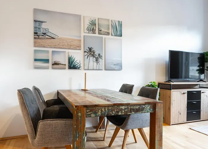 Apartment Cozy Steps Away From Wiener Stadthalle *