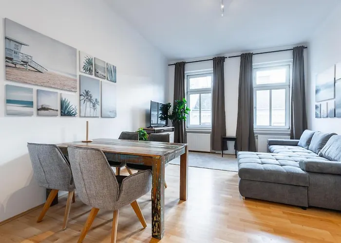 Cozy Steps Away From Wiener Stadthalle Apartment Vienna