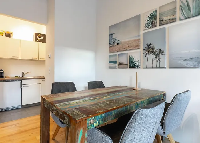 Cozy Steps Away From Wiener Stadthalle Apartment Vienna